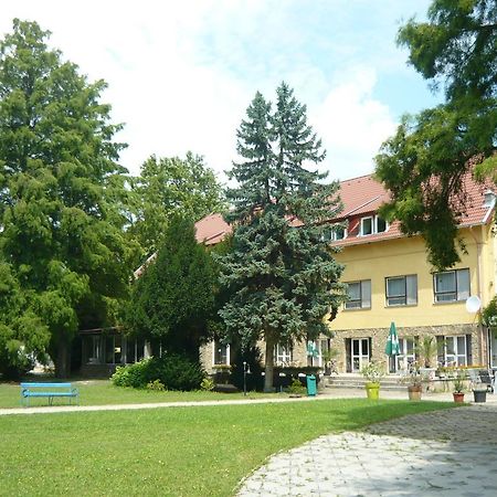 Hotel Kenese Balatonkenese Exteriör bild